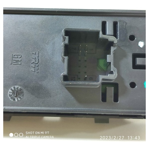 Botão Vidro Cruze Dianteiro D 2017 2018 2022 13408448 /26015
