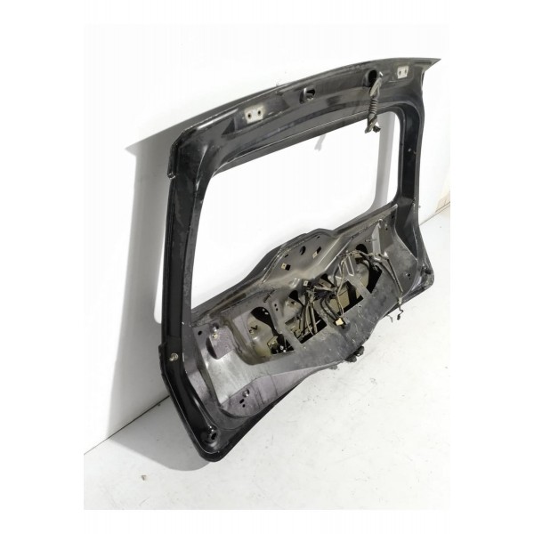 Tampa Traseira Ford Fiesta Hatch 2005 Detalhe / 21153