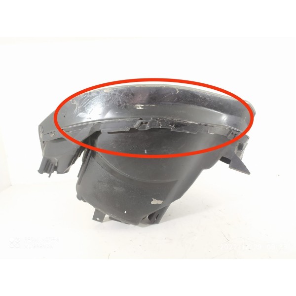 Farol Mitsubishi Triton Direito 2008/2012 Detalhe