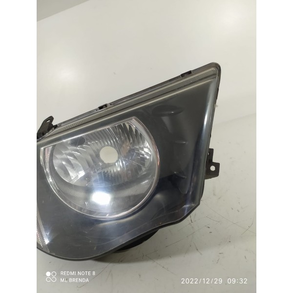 Farol Mitsubishi Triton Direito 2008/2012 Detalhe