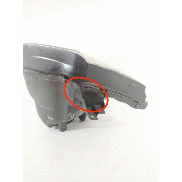 Farol Mitsubishi Triton Direito 2008/2012 Detalhe
