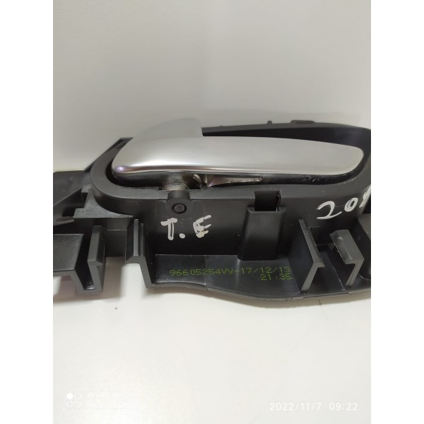 Maçaneta Trinco Peugeot 208 2014 Tras Esq 96605254 / 22249