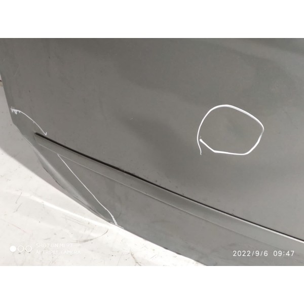 Tampa Traseira Fiat Idea Attractive 2011/20 Detalhe / 19473
