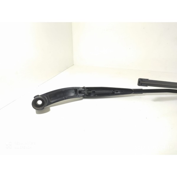 Braço Limpador Parabrisa Tracker Esq 2020/2024 Orig / 18730