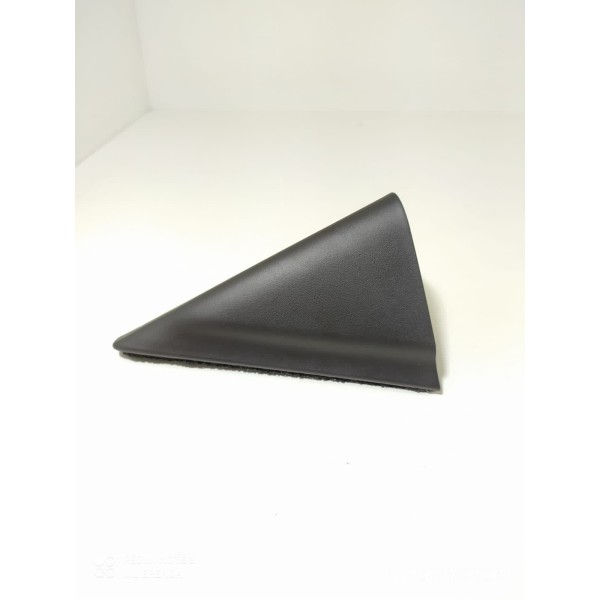 Moldura Externa Porta Tracker 2020 2021 2022 Tras Esq/ 18604