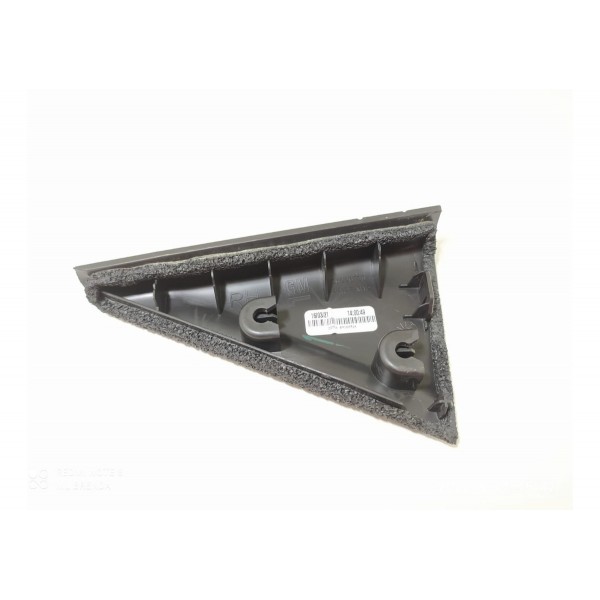 Moldura Externa Porta Tracker Tras Dir 2020/2024 Orig /18603