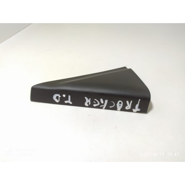 Moldura Externa Porta Tracker Tras Dir 2020/2024 Orig /18603