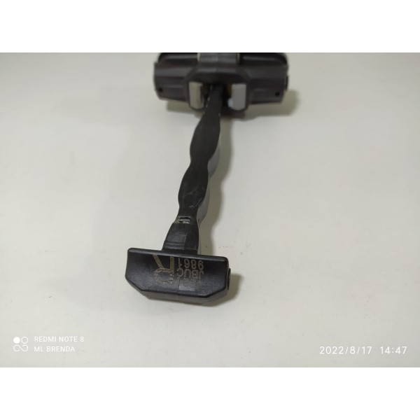 Limitador Porta Tracker Traseira Esq 2020/2024 Orig /18539