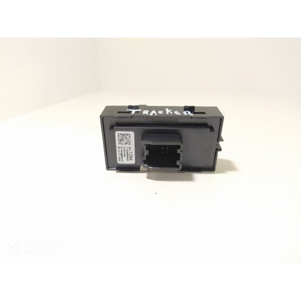 Botão Vidro Tracker Onix 2020/2024 28211284 /18513