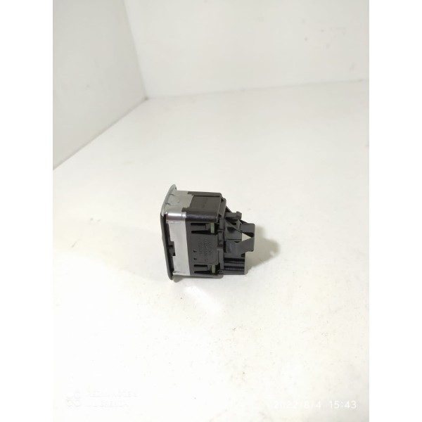 Botão Vidro Gla200 2015/2019 A2049058102 Det / 17918