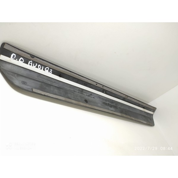 Soleira Porta Audi Q3 Diant Direita 2012/2016 Detalhe/ 17527