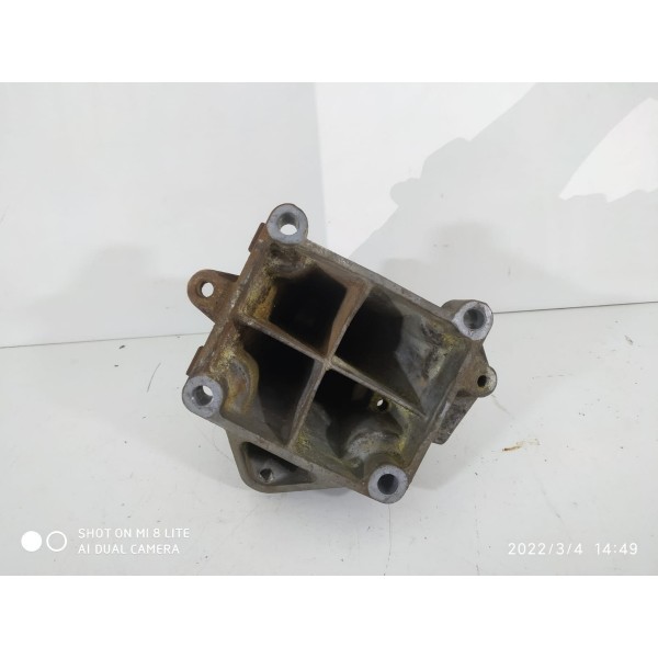 Suporte Coxim Motor Mercedes C180 C200 Esquerdo A2712232704