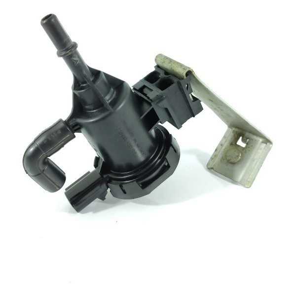 Valv Canister Mercedes Gla Cla A 200 250 A0004760600 Orig