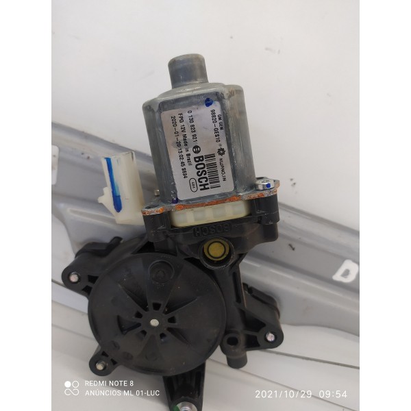 Maquina Vidro Tracker Dianteira Esquerd 2020/2025 0130823921