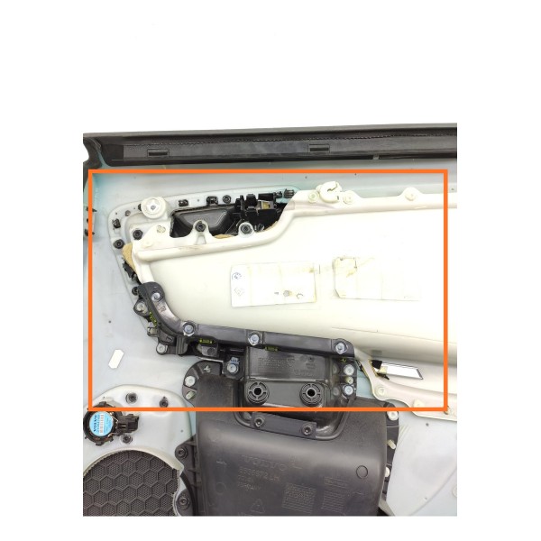 Macaneta Interna Volvo S60 V60 Traseira Esquerda Original