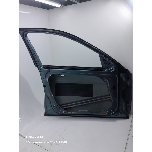 Porta Mercedes C180 C200 Dianteir E 2008 2009 2010 2011/2014