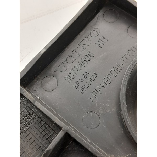 Guia Parachoque Volvo Xc60 Traseiro Dir 2008/2016 30764698