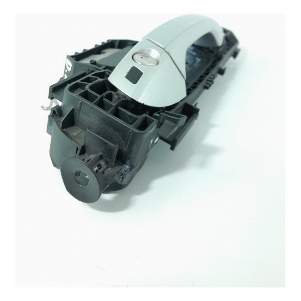 Macaneta Externa Mercedes C180 Dianteira E 08/13 A2047601534
