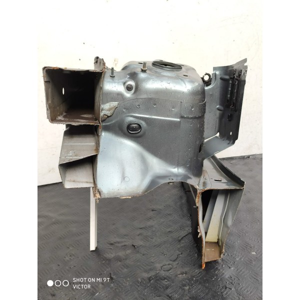 Caixa Roda Longarina Mercedes C180 C200 Esq 2008 2014 W204