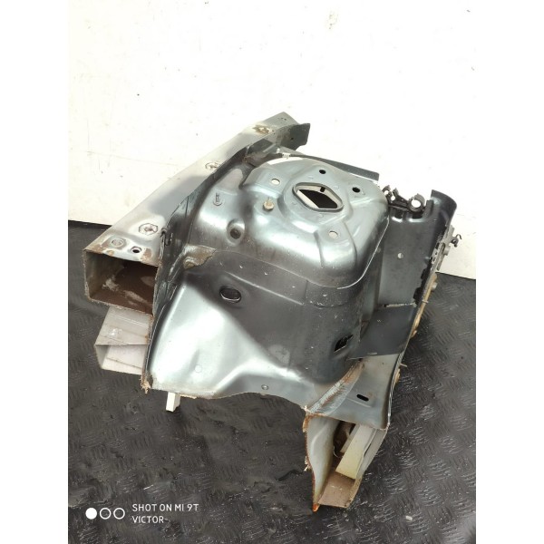 Caixa Roda Longarina Mercedes C180 C200 Esq 2008 2014 W204
