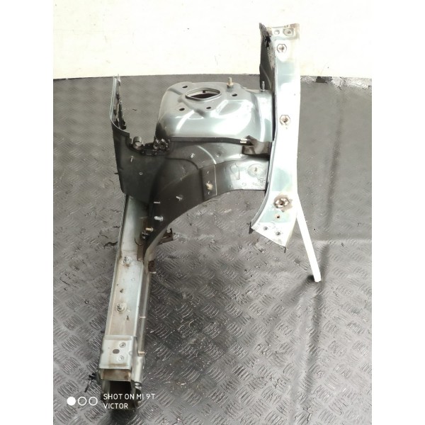 Caixa Roda Longarina Mercedes C180 C200 Esq 2008 2014 W204