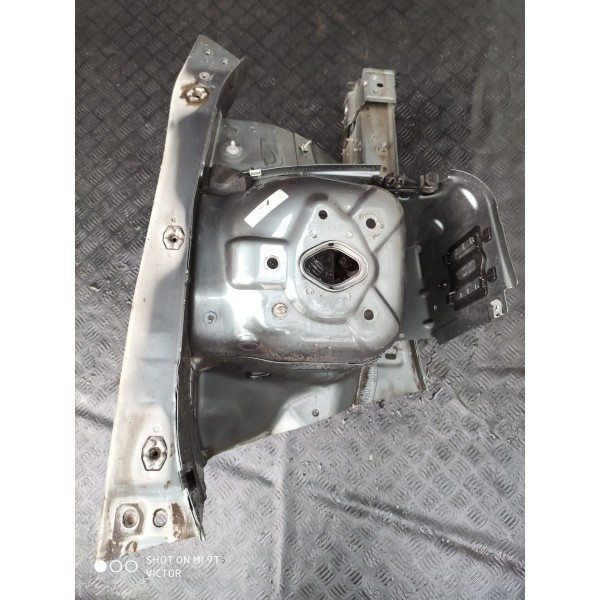 Caixa Roda Longarina Mercedes C180 C200 Esq 2008 2014 W204