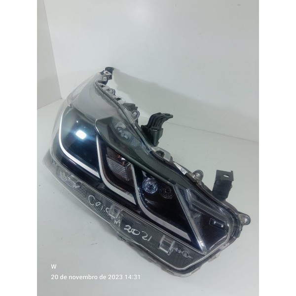 Farol Corolla Xei Direito 2019/2023 Detalhe