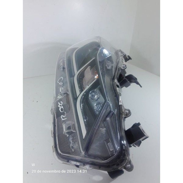 Farol Corolla Xei Direito 2019/2023 Detalhe