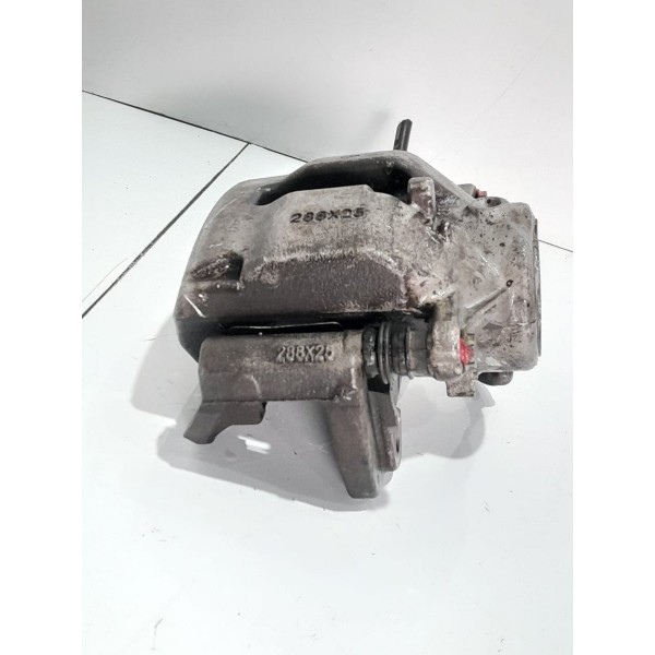 Pinça Mercedes C180 C200 Dianteiro Esquerda 2008 2011 2014