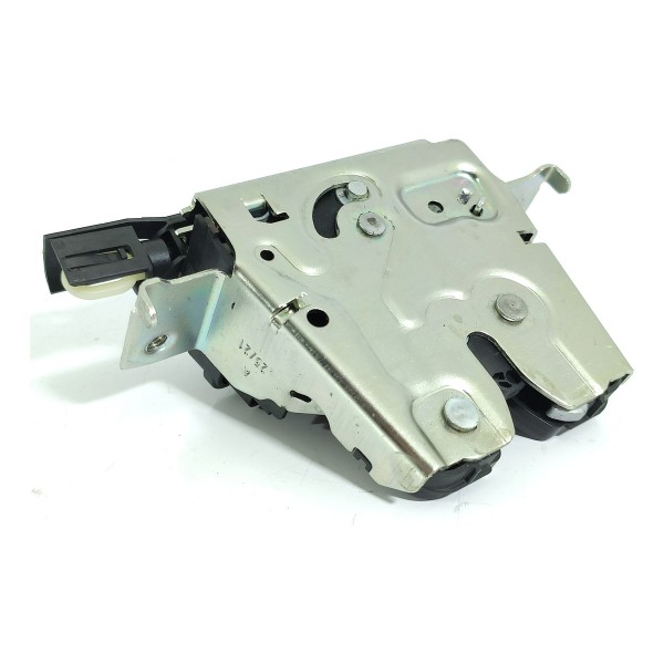 Fechadura Tampa Traseira Mercedes C200 2022/2025 A0997503900