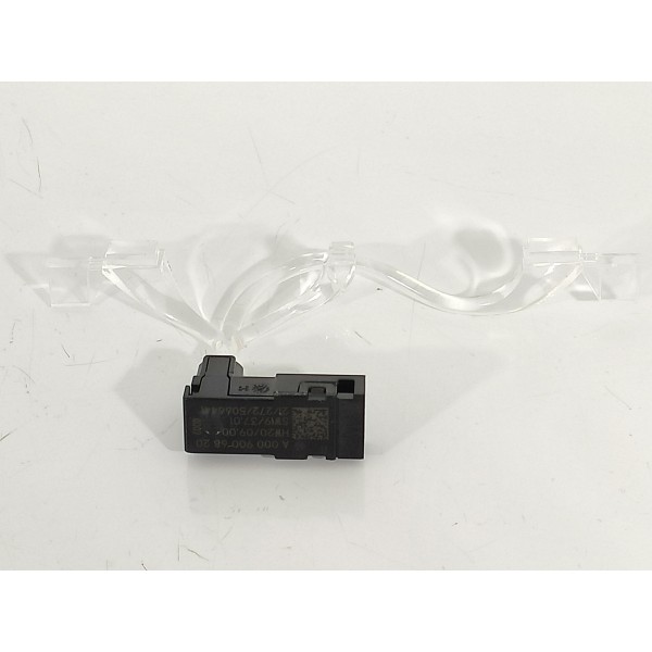 Luz Cortesia Console Mercedes C300 Led 2022/25 A0009006820