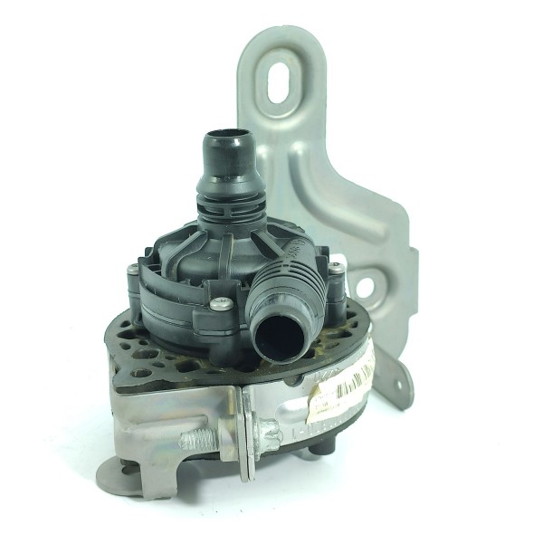 Bomba Agua Auxiliar Mercedes C200 C300 2022/2025 A0005007600