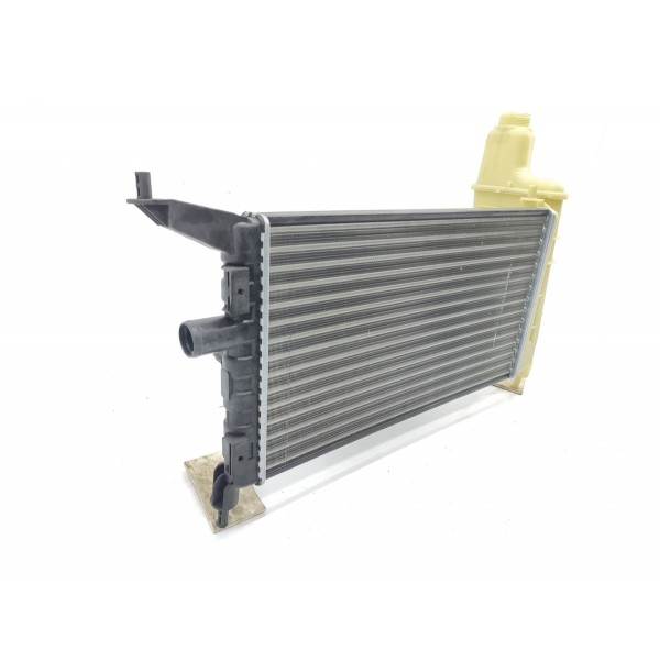 Radiador Chevrolet Celta 1.0 2000 2001 2002/2005 93260414
