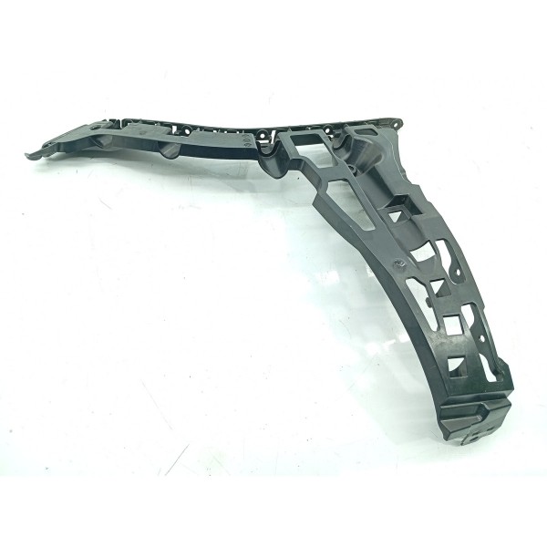 Suporte Guia Parachoque Mercedes C200 Tras Dir 2022/25 Orig