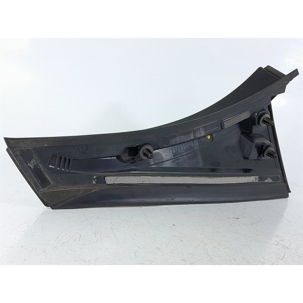 Moldura Tampa Traseira Mercedes Gla200 Esq 14/19 A1567900388
