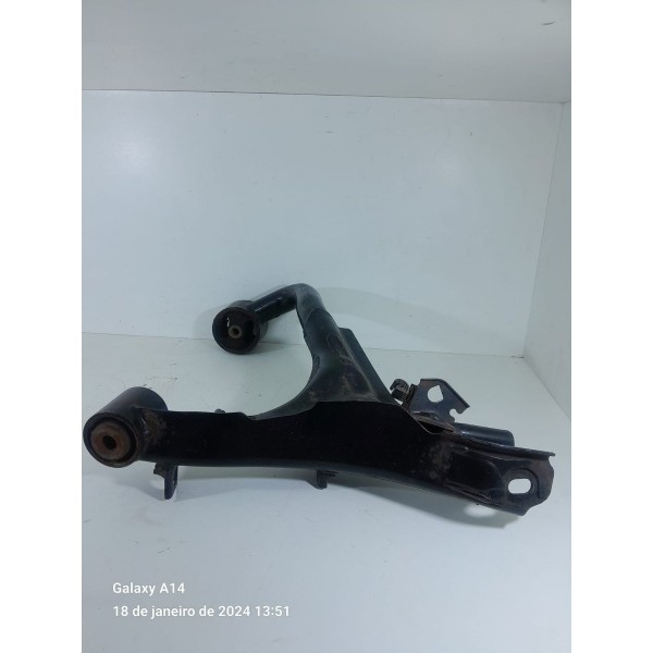 Balanca Bandeja Discovery Traseira Esquerda 08/2015 Lr010525