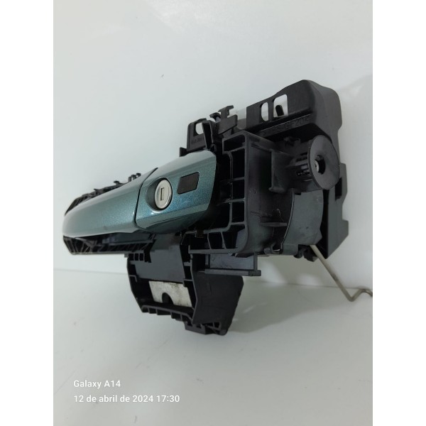 Macaneta Externa Mercedes C180 Dianteira E 07/14 A2047601534
