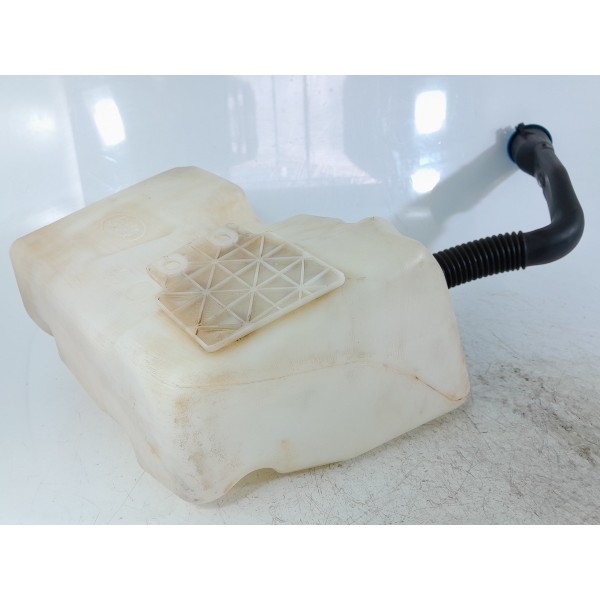 Reservatorio Agua Parabrisa Discovery 3 4 2008/2015 Original Branco Reservatorio Agua Parabrisa Discovery 3 4 2008/2015 Original Branco