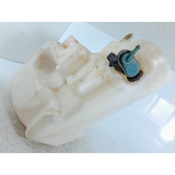 Reservatorio Agua Parabrisa Discovery 3 4 2008/2015 Original Branco Reservatorio Agua Parabrisa Discovery 3 4 2008/2015 Original Branco