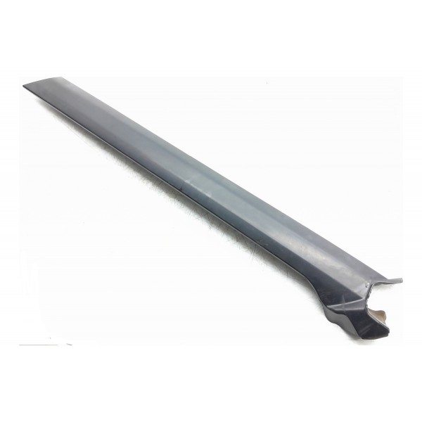 Moldura Externa Parabrisa Discovery 3 4 Dir 08/15 Dcb000146 Preto