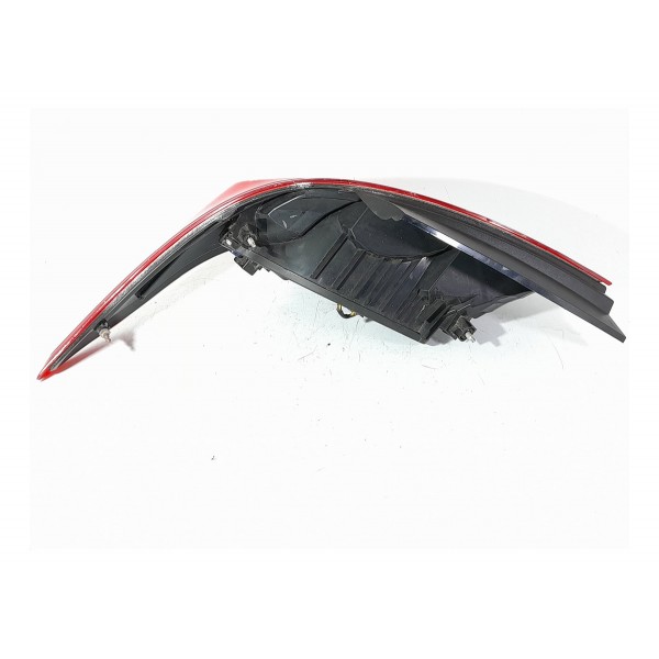 Lanterna Nissan Versa Direita 2016 2017/2020 265503bg0a - Direito/passageiro - Vermelho