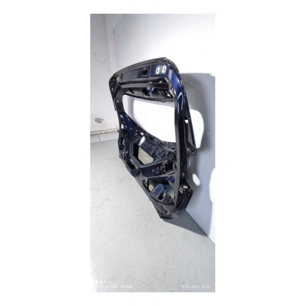 Tampa Traseira Tracker 2020/2024 Detalhe - Azul