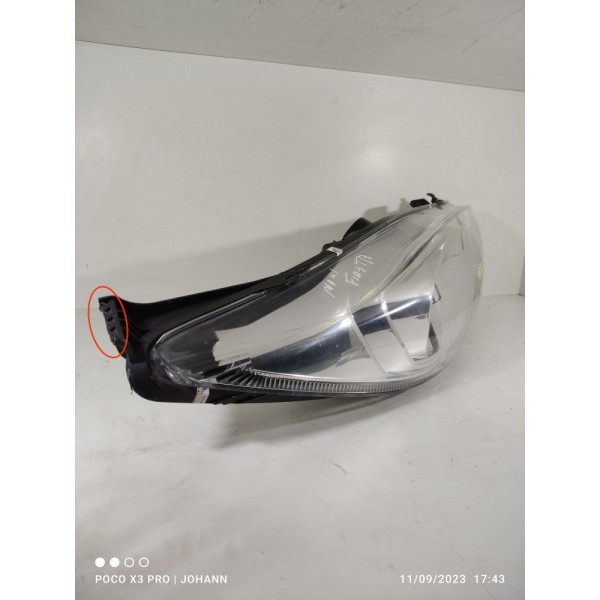 Farol New Fiesta Direito 2011/2017 Detalhe - Direito/passageiro