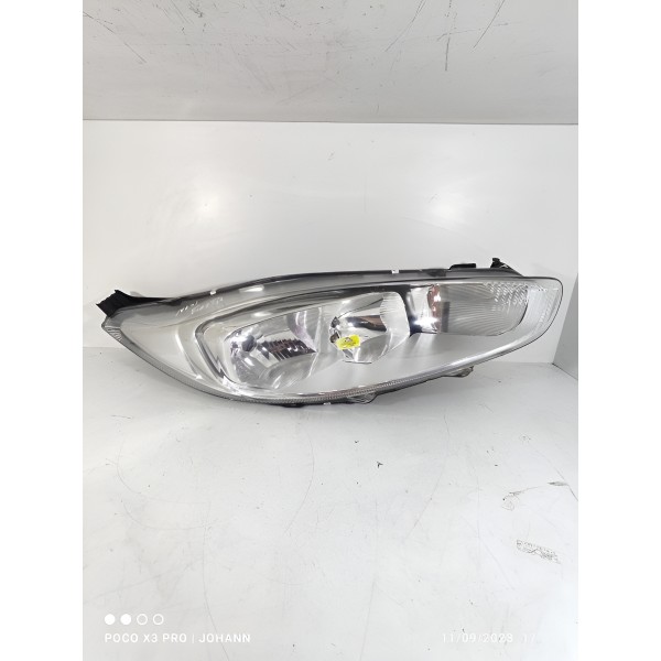 Farol New Fiesta Direito 2011/2017 Detalhe - Direito/passageiro