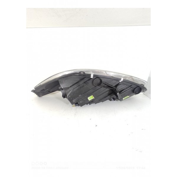 Farol New Fiesta Direito 2011/2017 Detalhe - Direito/passageiro