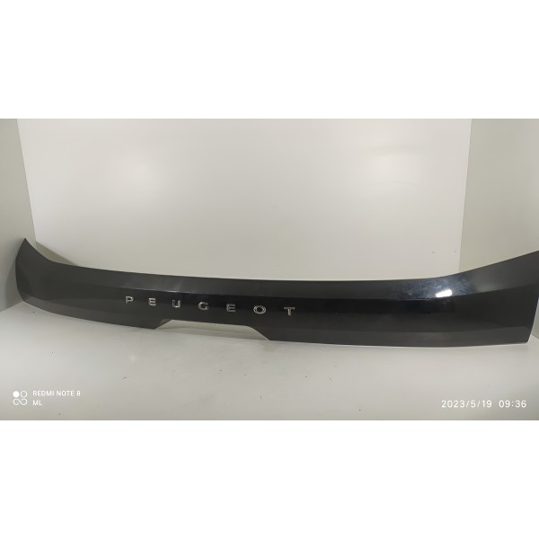 Moldura Friso Tampa Traseira Peugeot 208 2020/2025 Preto
