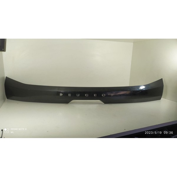 Moldura Friso Tampa Traseira Peugeot 208 2020/2025 Preto