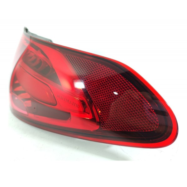 Lanterna Led Mercedes C200 C300 Dir 2022/2025 A2069063400 Direito/passageiro Vermelho