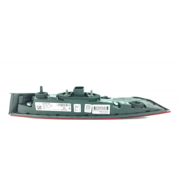 Lanterna Led Mercedes C200 C300 Tampa Dir 22/25 A2069064000 Direito/passageiro Vermelho