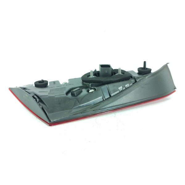 Lanterna Led Mercedes C200 C300 Tampa Dir 22/25 A2069064000 Direito/passageiro Vermelho